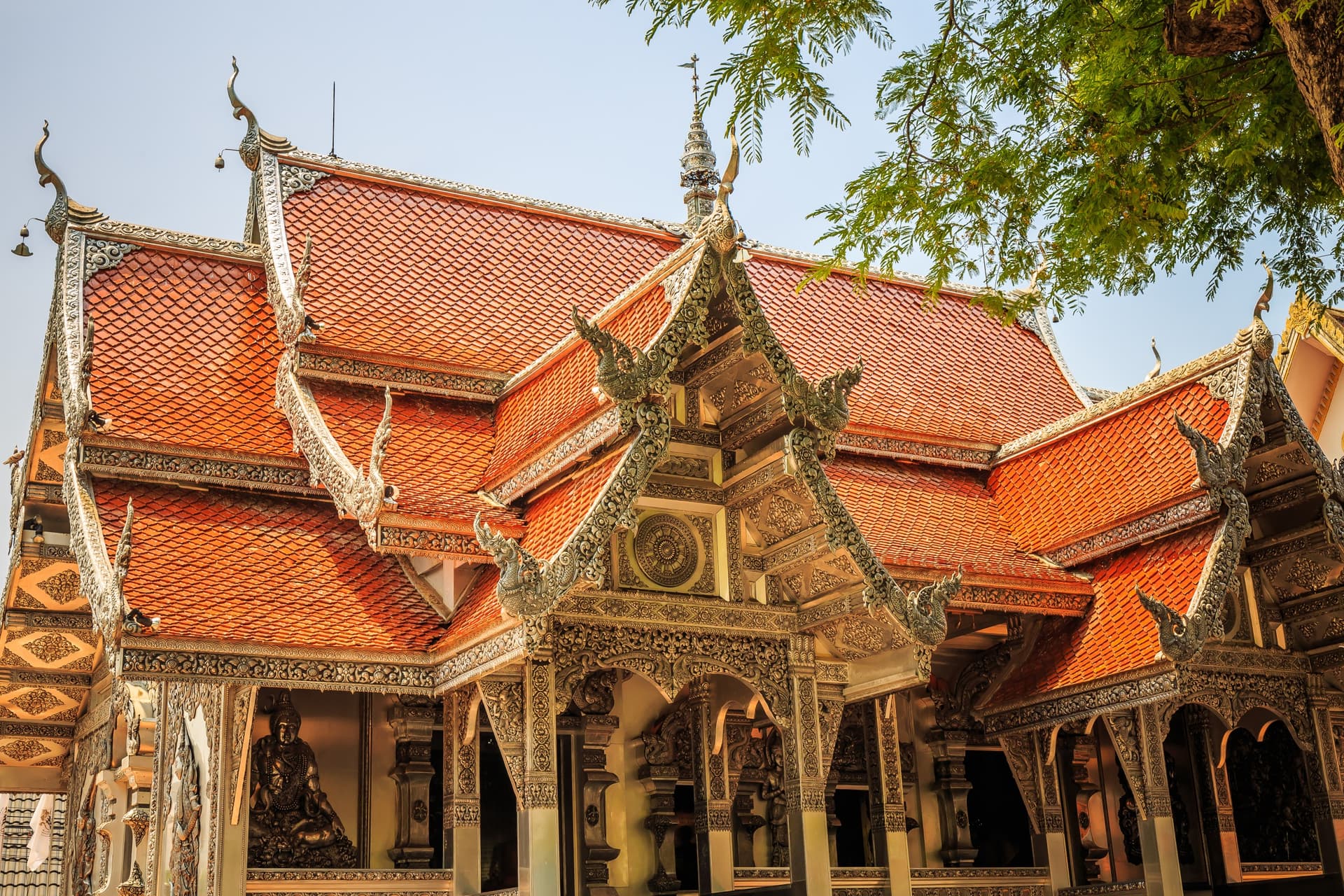 Il Wat Sri Suphan (Silver Temple)