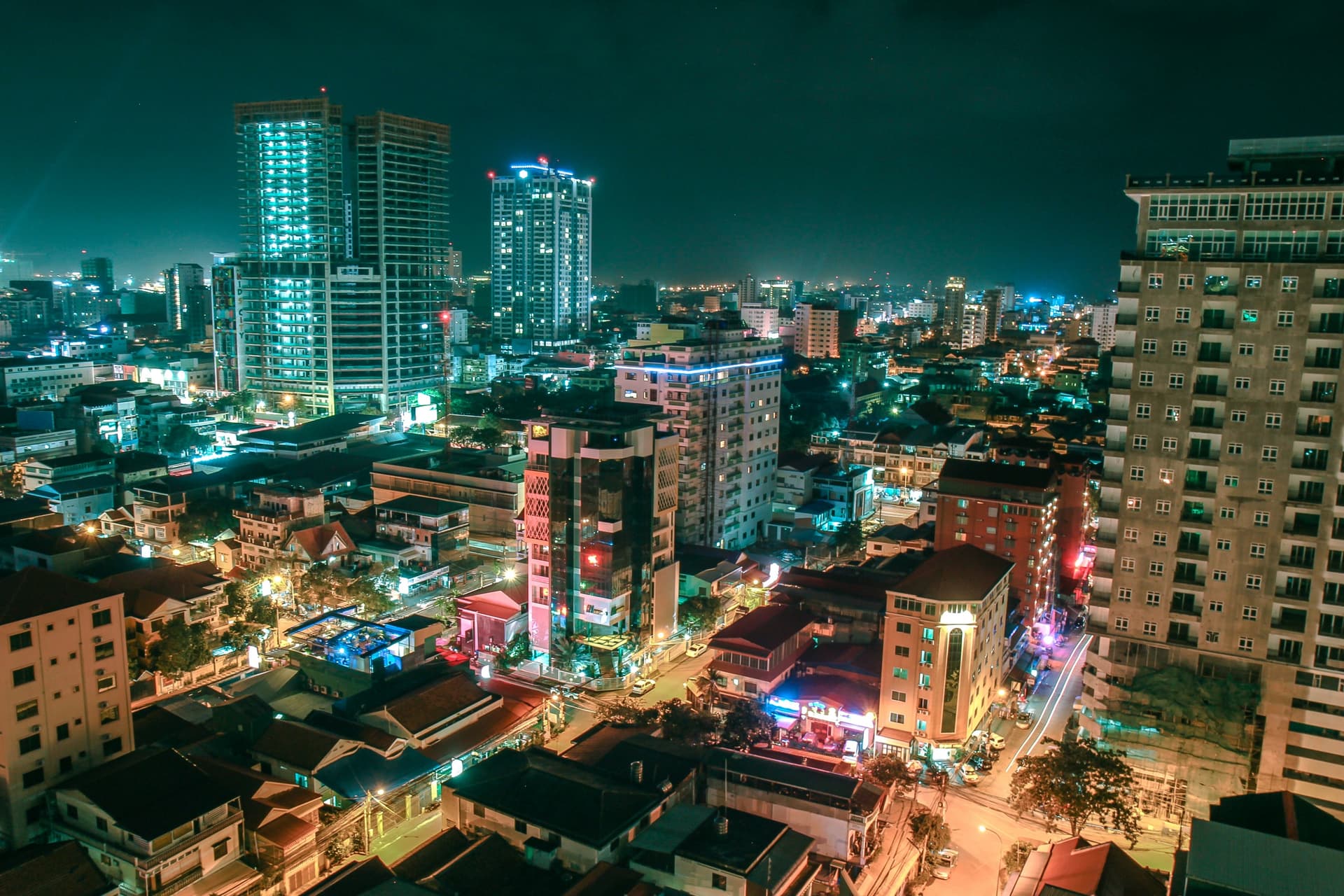 5 bar rooftop per bere un aperitivo a Phnom Penh